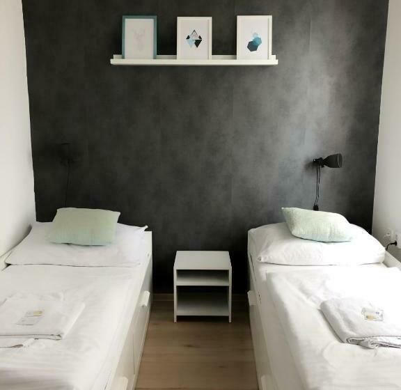 スタンダードルーム, Gregor