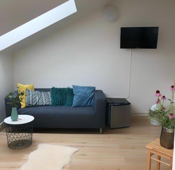 クラシックスイート, Gregor