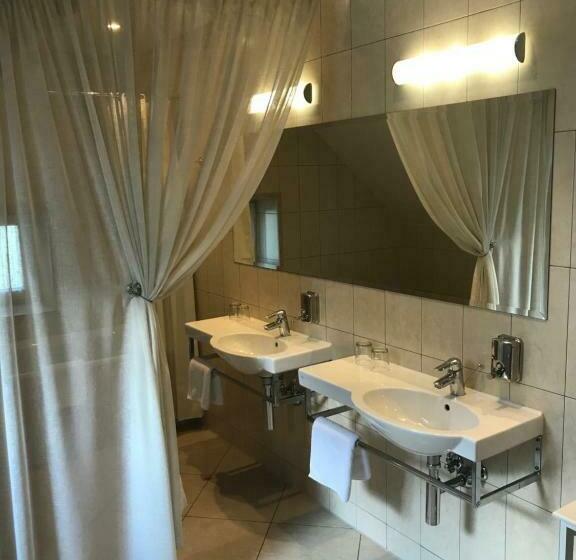 اتاق لوکس با بالکن, Guest House Pirklių Namai