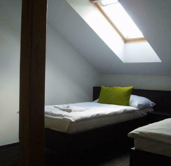 חדר סטנדרט לארבעה, Kaskada