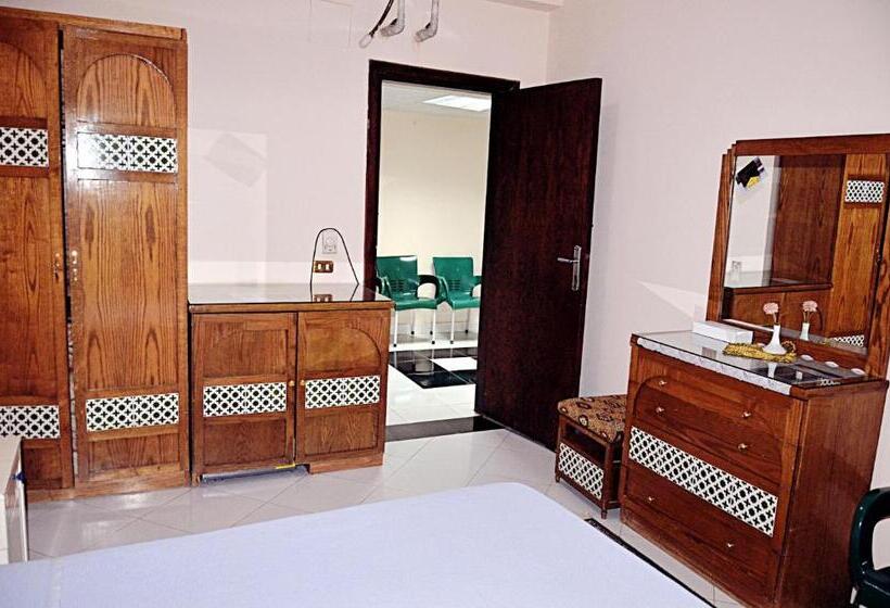 اتاق استاندارد سه نفره, Minya Compound Of The Armed Forces