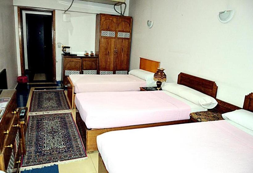 اتاق استاندارد سه نفره, Minya Compound Of The Armed Forces