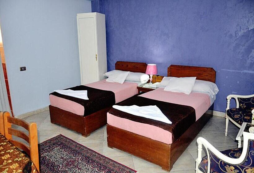 سوییت خانوادگی, Minya Compound Of The Armed Forces