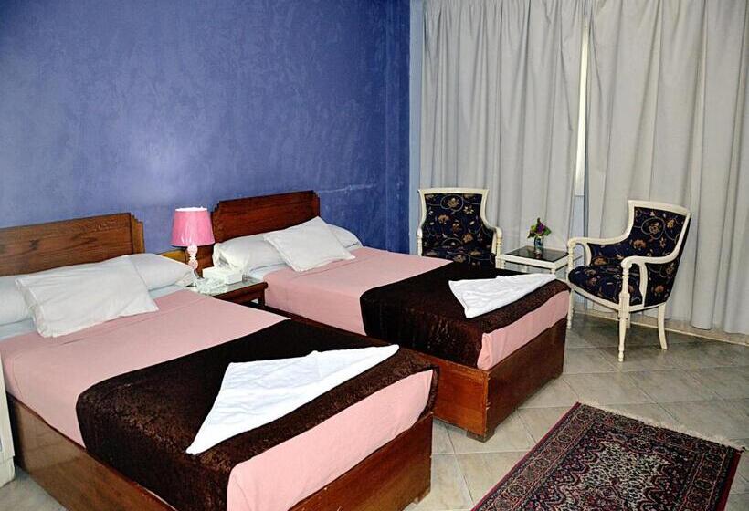 سوییت خانوادگی, Minya Compound Of The Armed Forces