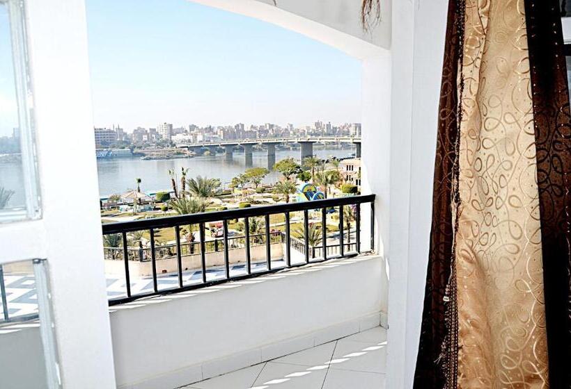 اتاق استاندارد یک نفره, Minya Compound Of The Armed Forces