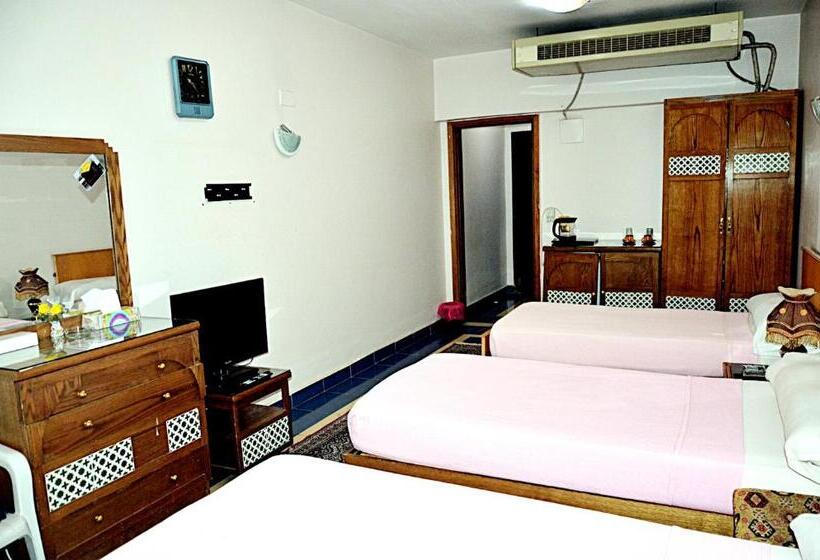 اتاق استاندارد سه نفره, Minya Compound Of The Armed Forces