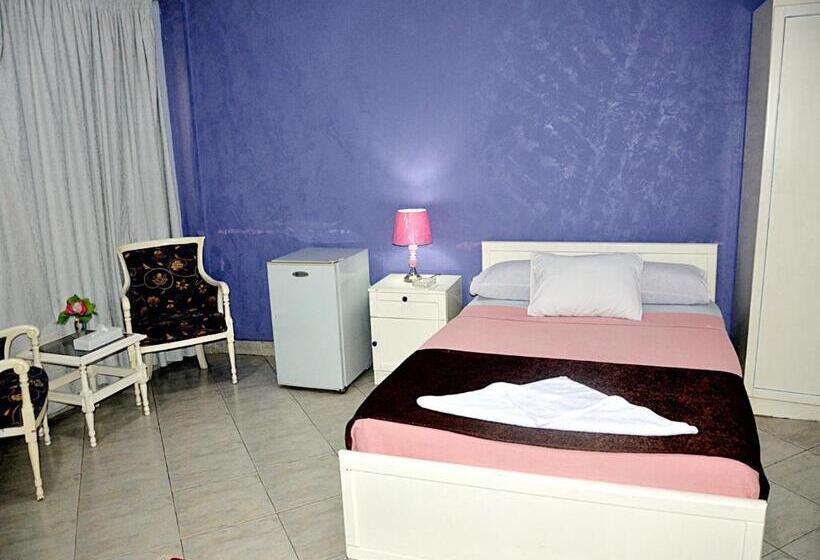 سوییت خانوادگی, Minya Compound Of The Armed Forces