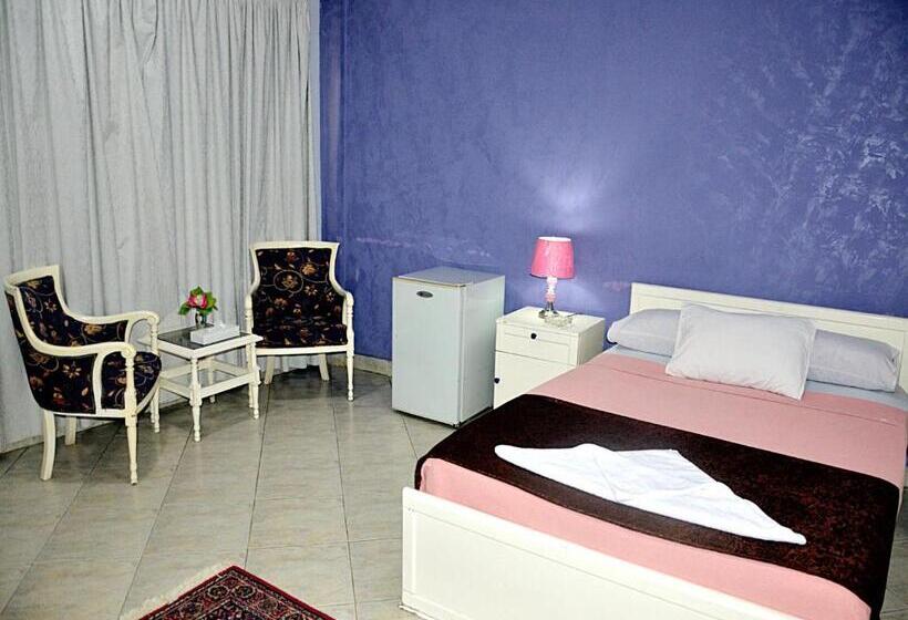 سوییت خانوادگی, Minya Compound Of The Armed Forces