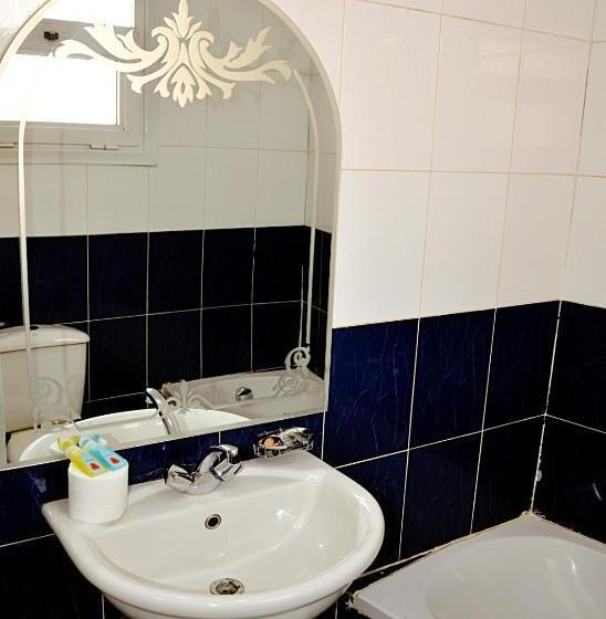 سوییت خانوادگی, Minya Compound Of The Armed Forces