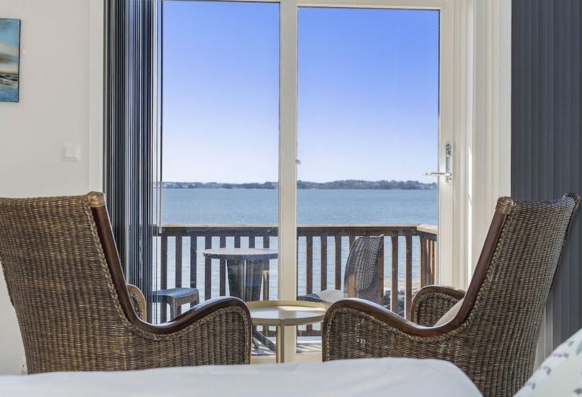 Семейный Номер, åmøy Fjordferie