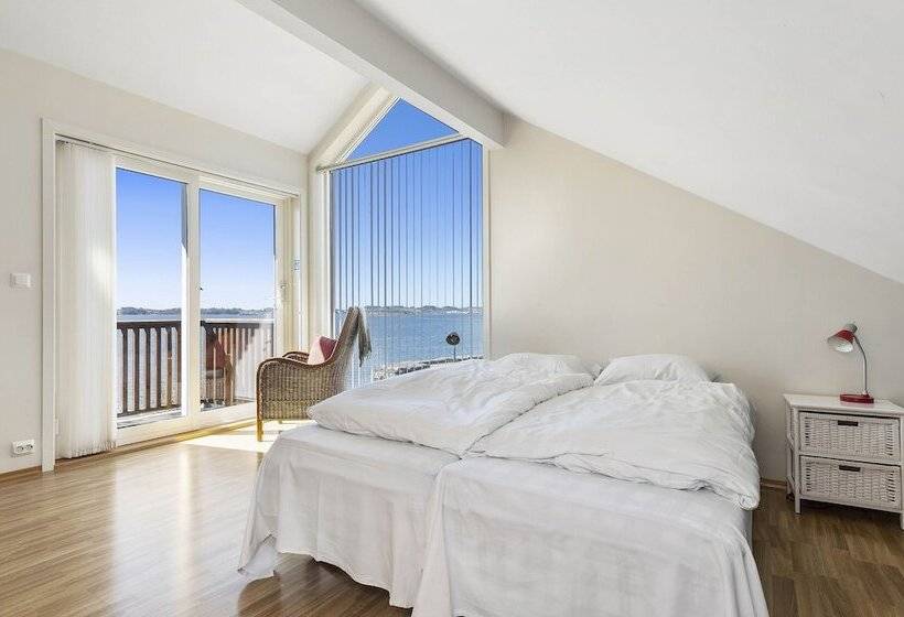 Семейный Номер, åmøy Fjordferie