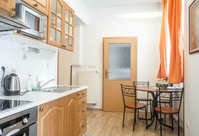 Люкс, Pension Konopiste