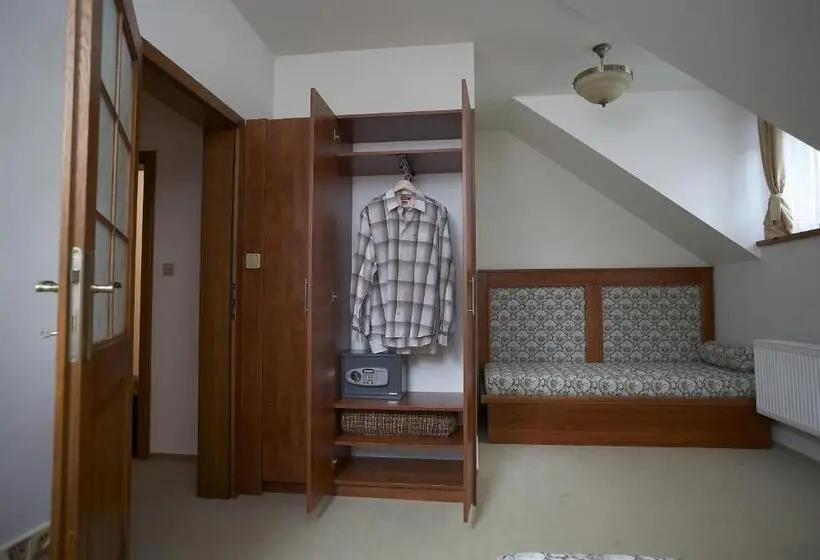 スイート, Pension Konopiste