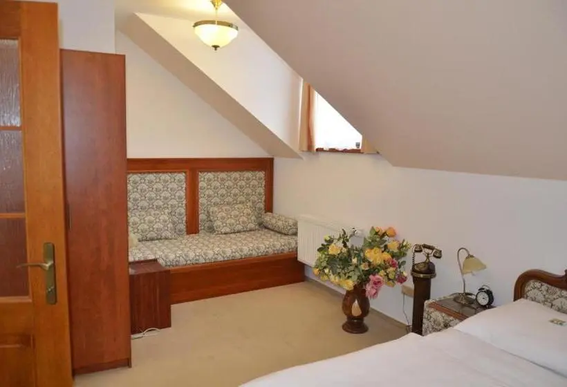 スイート, Pension Konopiste