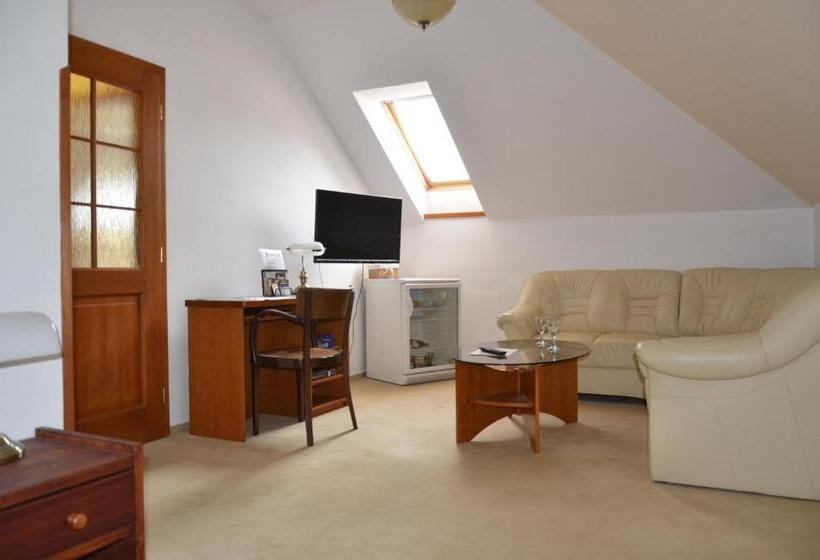 Люкс, Pension Konopiste