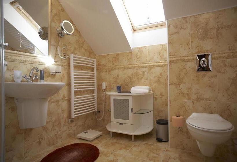 Люкс, Pension Konopiste