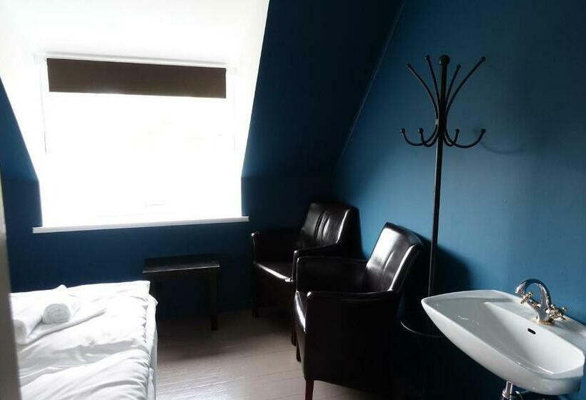 스탠다드 룸 공동 욕실, Trolltunga