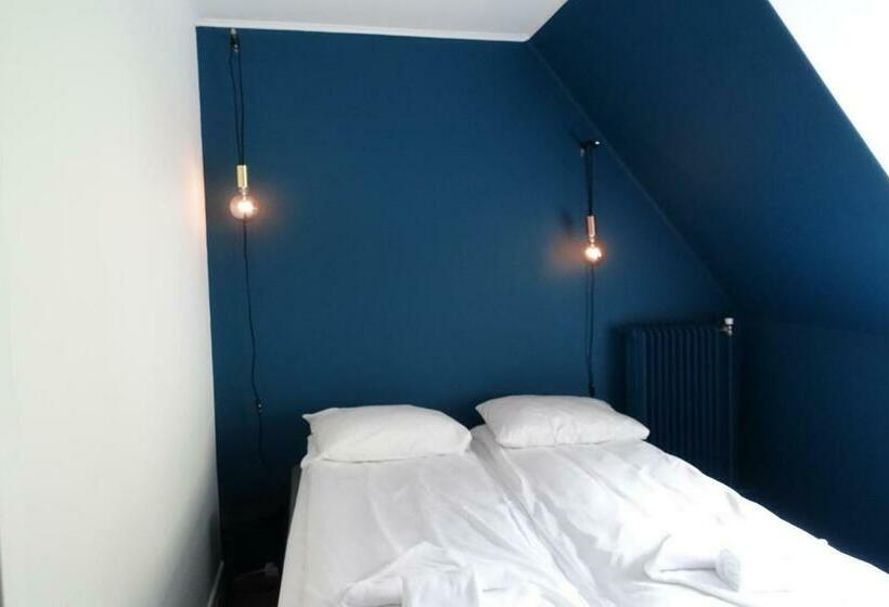 스탠다드 룸 공동 욕실, Trolltunga