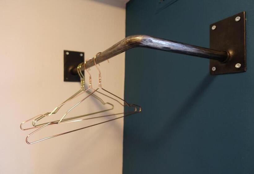 기본룸, Trolltunga