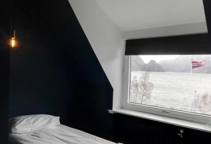 기본룸, Trolltunga