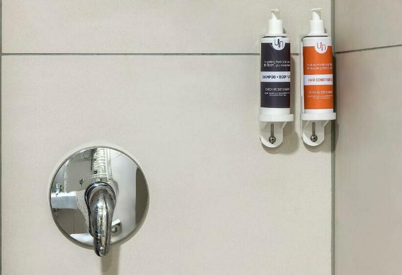 اتاق خانوادگی, Urbihop