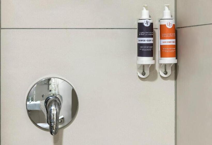 اتاق استاندارد چهار تخته, Urbihop