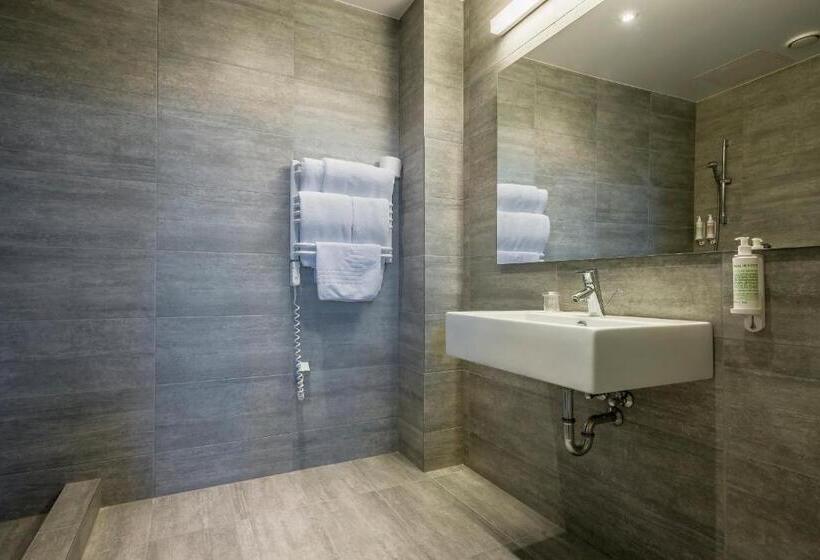 اتاق لوکس خانوادگی, Urbihop