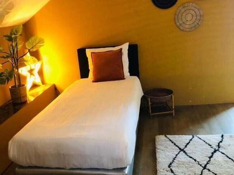 اتاق خانوادگی, Valkenhof