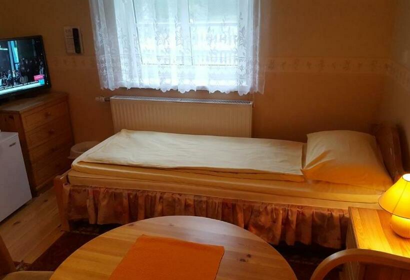 اتاق استاندارد سه تخته با بالکن, Villa Johanna Guesthouse