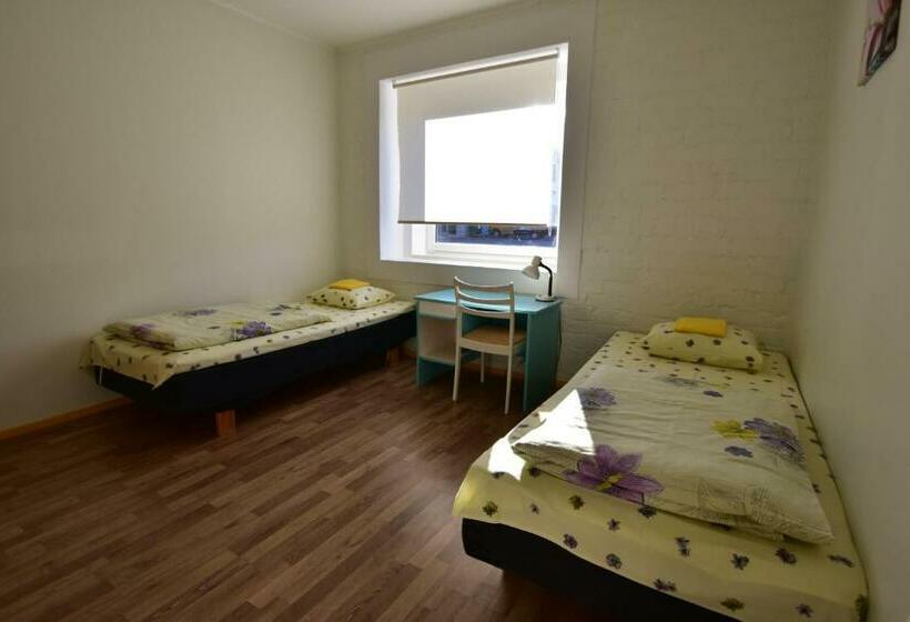 اتاق استاندارد با سرویس بهداشتی مشترک, Saare Automatic Hostel
