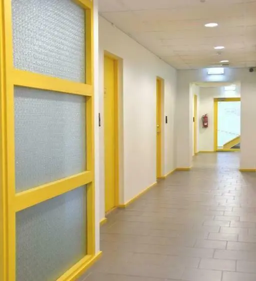 اتاق استاندارد با سرویس بهداشتی مشترک, Saare Automatic Hostel