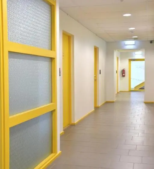 اتاق استاندارد چهارنفره با سرویس بهداشتی مشترک, Saare Automatic Hostel