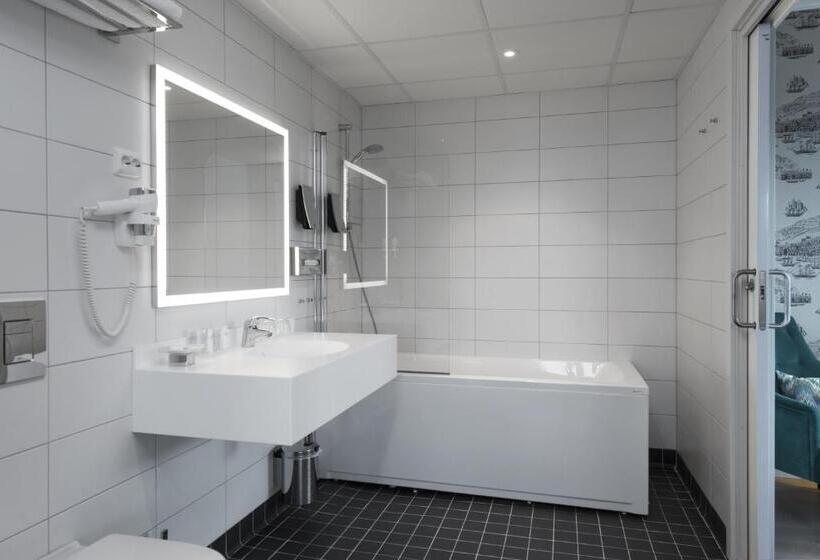 جناح جونيور, Thon Hotel Fosnavåg