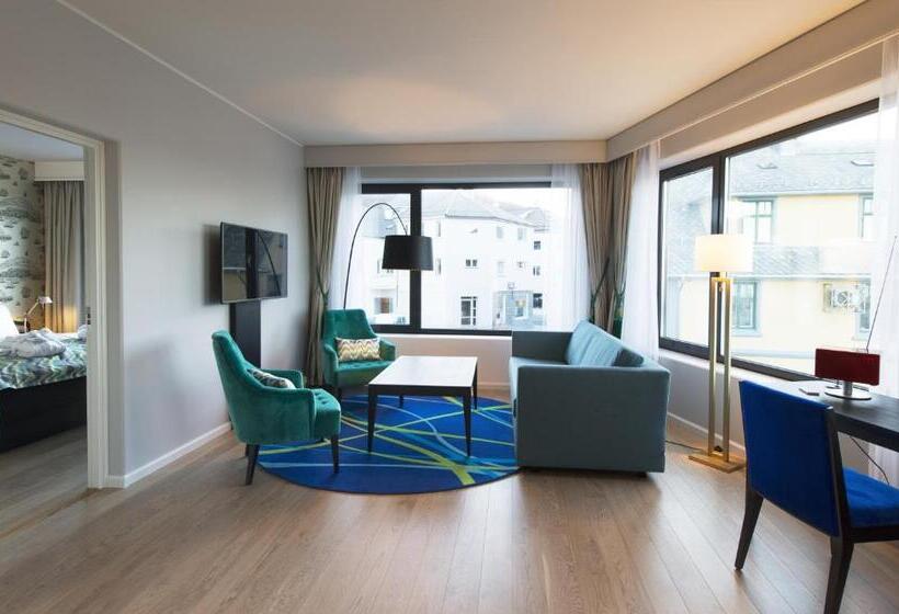 جناح جونيور, Thon Hotel Fosnavåg