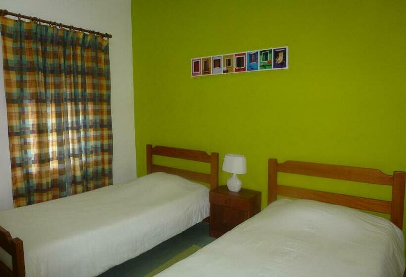 バス共有のスタンダードルーム, Hi Faro – Pousada De Juventude