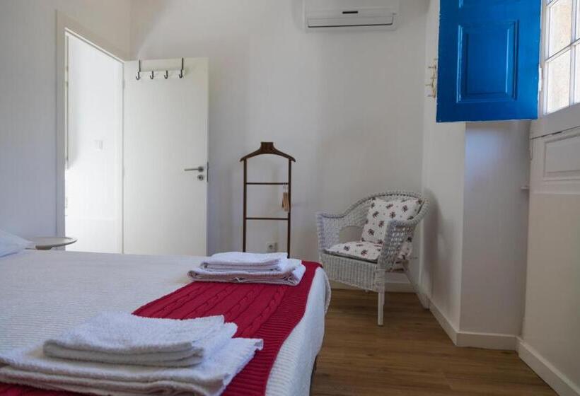 خانه 1 خوابه, Pensão Destino