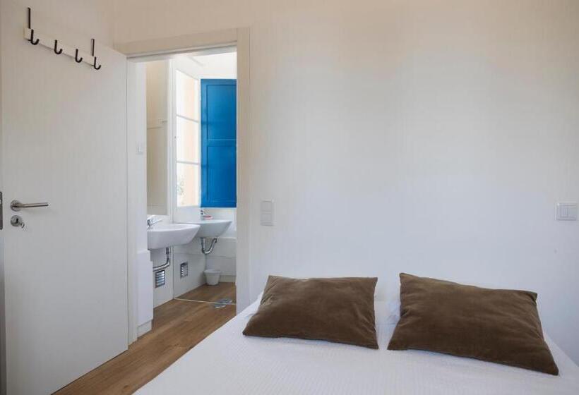 خانه 1 خوابه, Pensão Destino