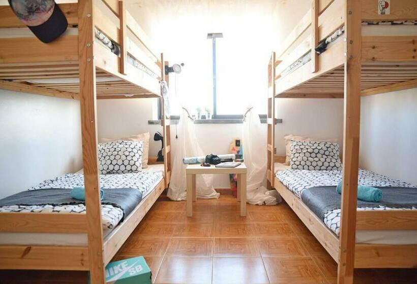 חדר סטנדרט לארבעה, Surf House Peniche