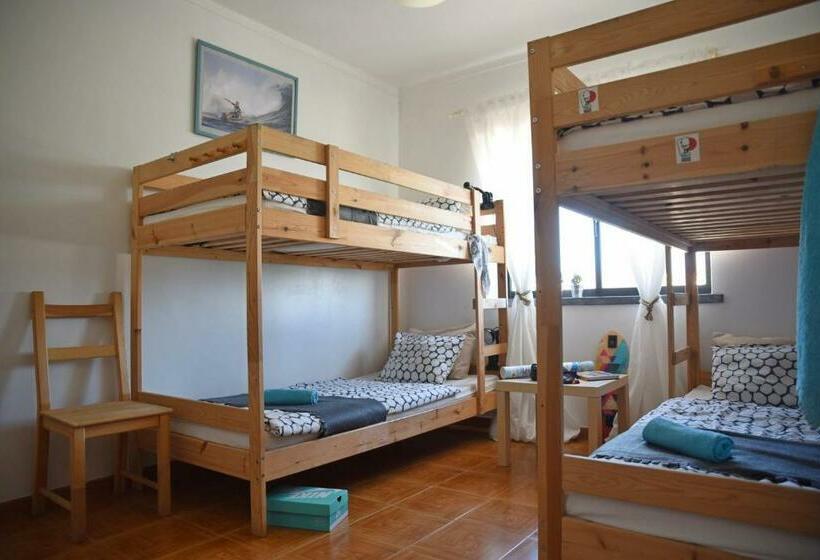 חדר סטנדרט לארבעה, Surf House Peniche