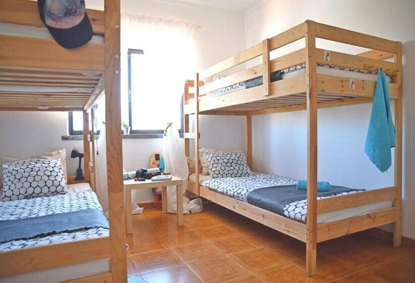 חדר סטנדרט לארבעה, Surf House Peniche