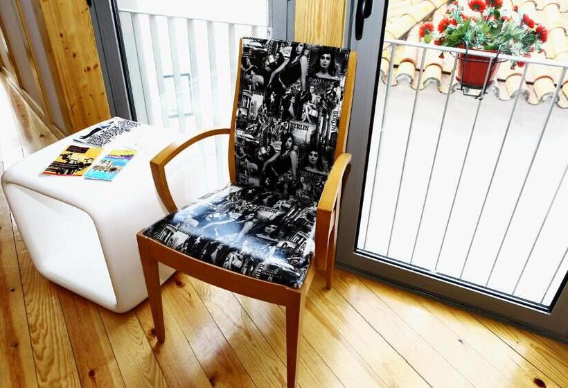 اتاق خانوادگی, House Petit Lusa