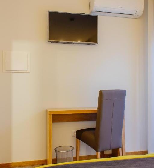 标准间带阳台, Venceslau Wine Boutique Hostel