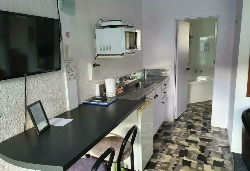 اتاق سوپریور خانوادگی, Cortez Motel