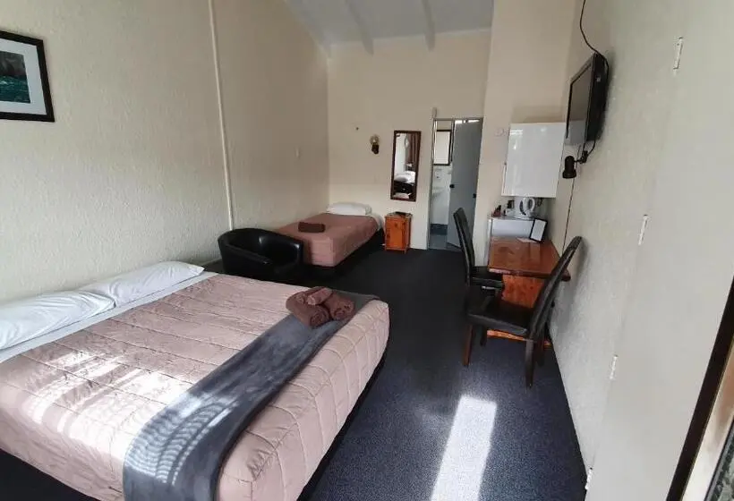 استودیوی استاندارد, Cortez Motel
