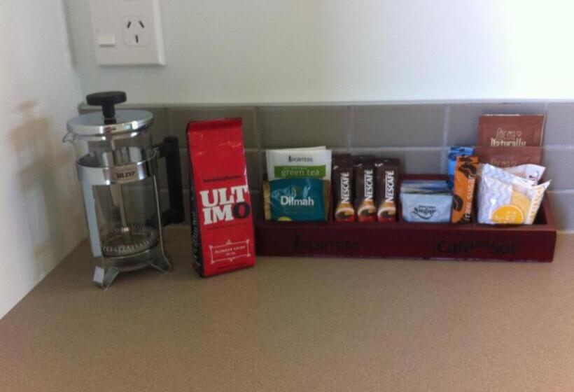 חדר סטנדרט מותאם לאדם עם מוגבלויות, Darfield Motel