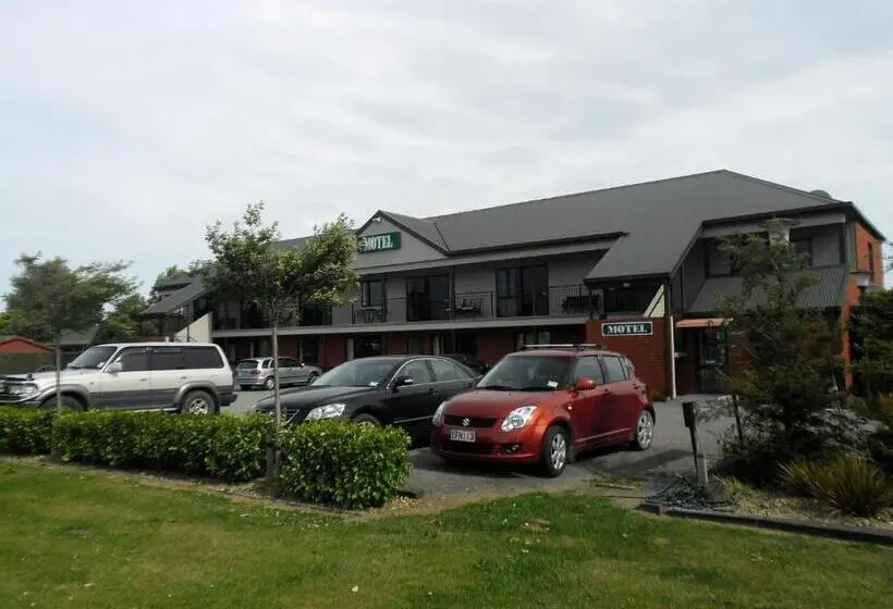 Standard-invahuone, Darfield Motel