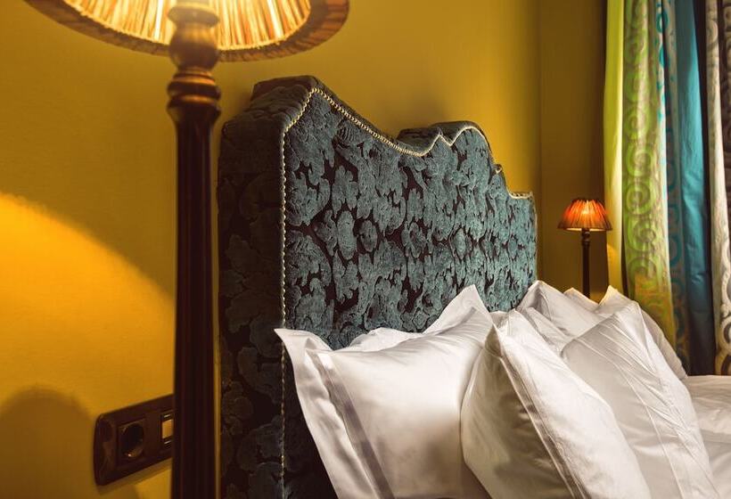 基本间, Dorsia Hotel & Restaurant