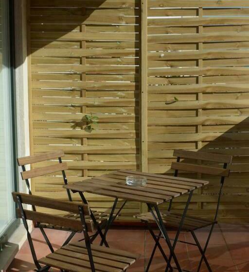 اتاق استاندارد سه تخته با بالکن, Fado Bed & Breakfast   Santos