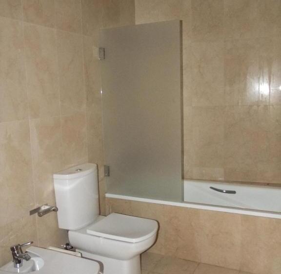 اتاق استاندارد سه تخته با بالکن, Fado Bed & Breakfast   Santos