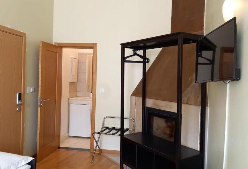 اتاق خانوادگی, Fado Bed & Breakfast   Santos